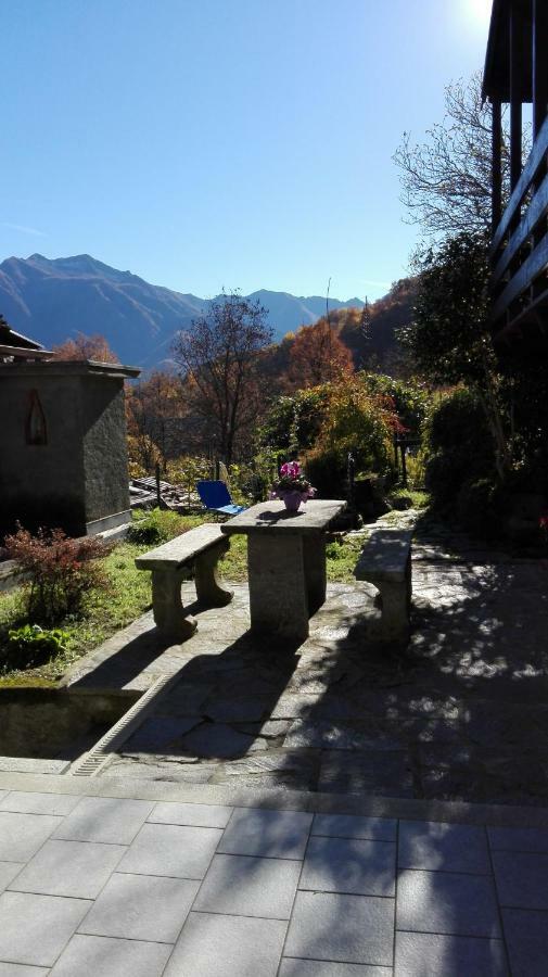 Villa Il Borgo Di Monica Domodossola Exterior foto