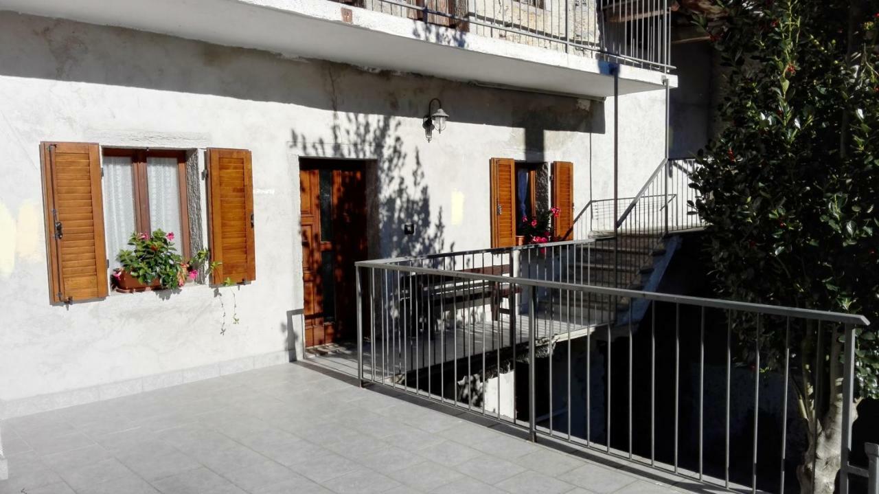 Villa Il Borgo Di Monica Domodossola Exterior foto