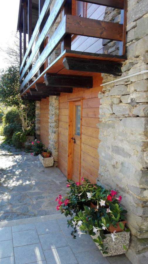 Villa Il Borgo Di Monica Domodossola Exterior foto