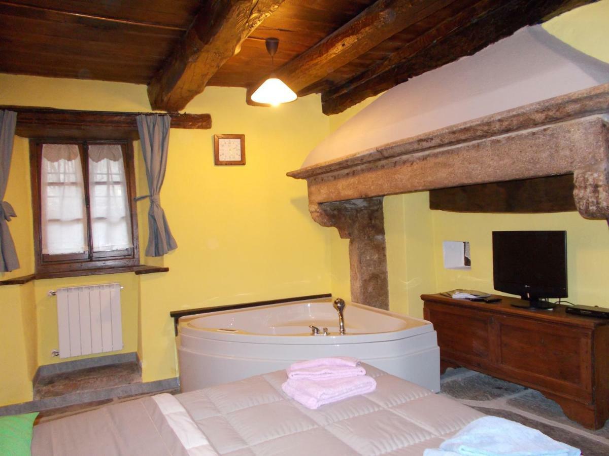 Villa Il Borgo Di Monica Domodossola Exterior foto