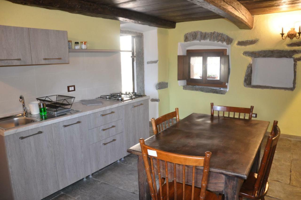 Villa Il Borgo Di Monica Domodossola Exterior foto